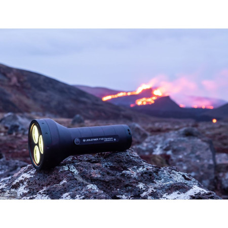 LEDLENSER Lampe de poche rechargeable P18R